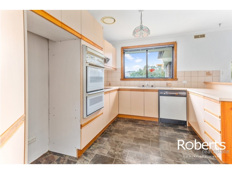 9 Mount Stuart Drive, Newnham TAS 7248