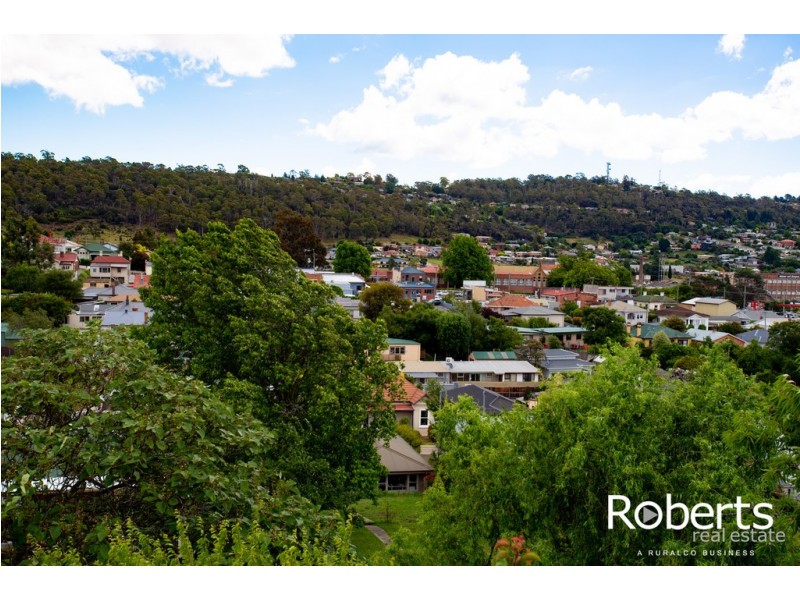 18 Meredith Crescent, South Launceston TAS 7249