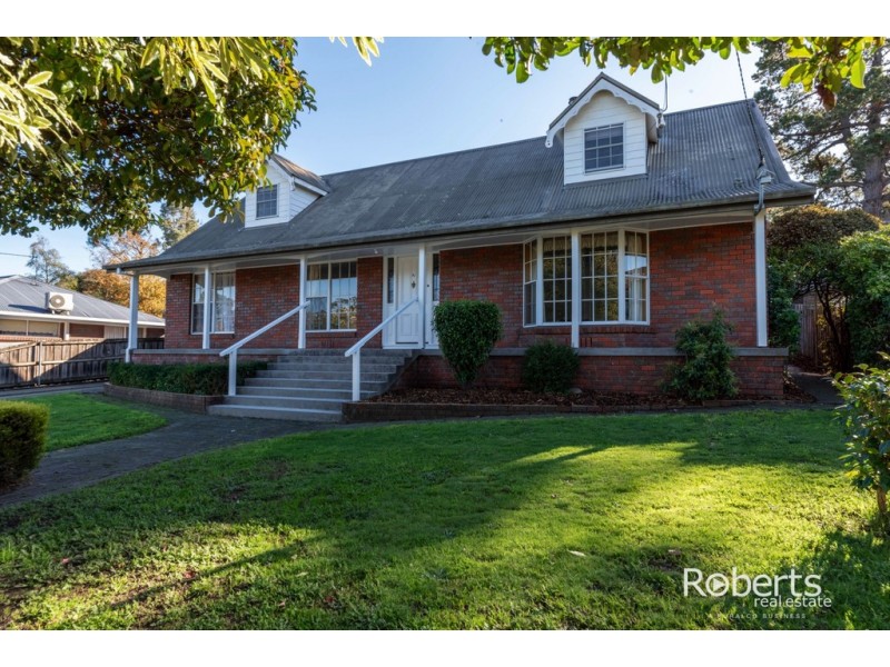 31 Parklands Parade, Newnham TAS 7248