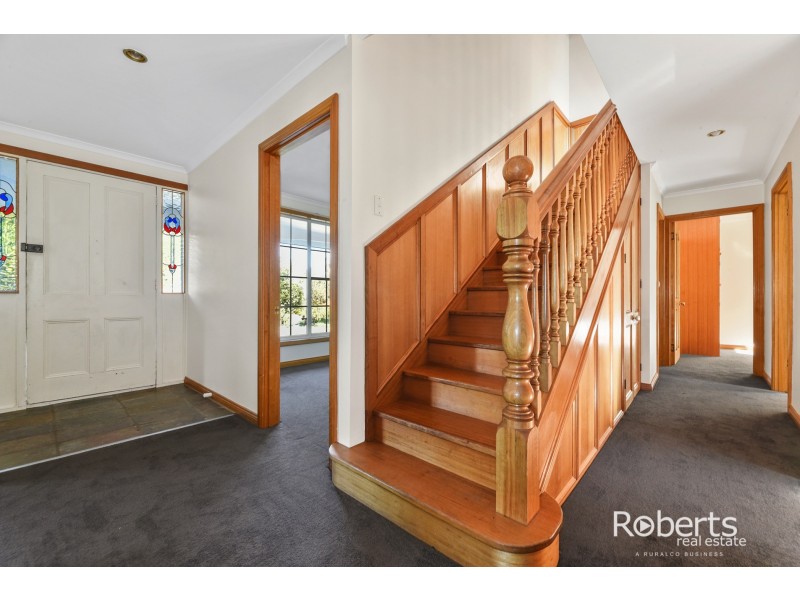 31 Parklands Parade, Newnham TAS 7248