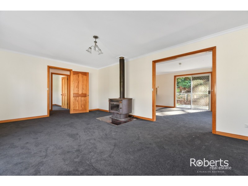 31 Parklands Parade, Newnham TAS 7248
