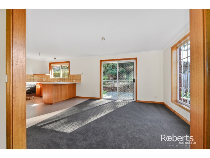 31 Parklands Parade, Newnham TAS 7248