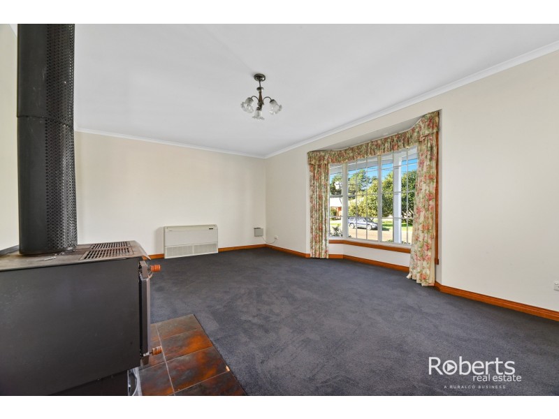 31 Parklands Parade, Newnham TAS 7248