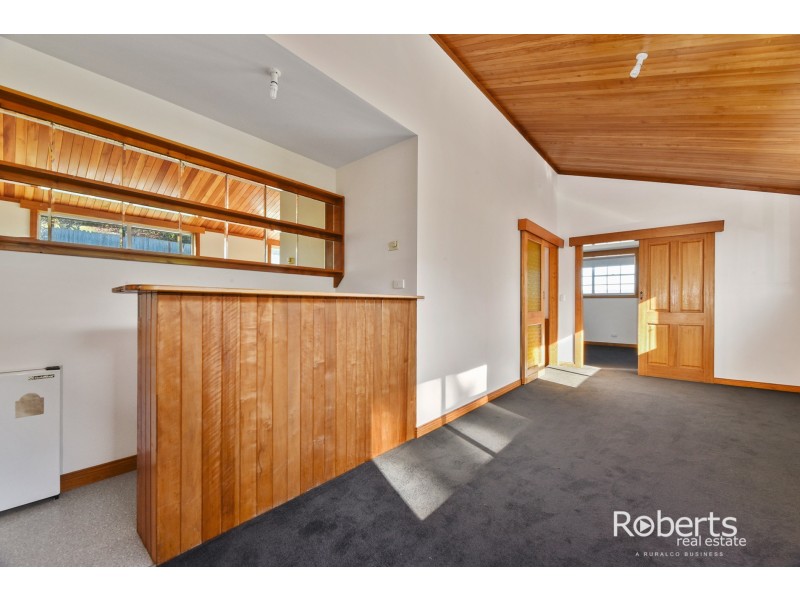 31 Parklands Parade, Newnham TAS 7248