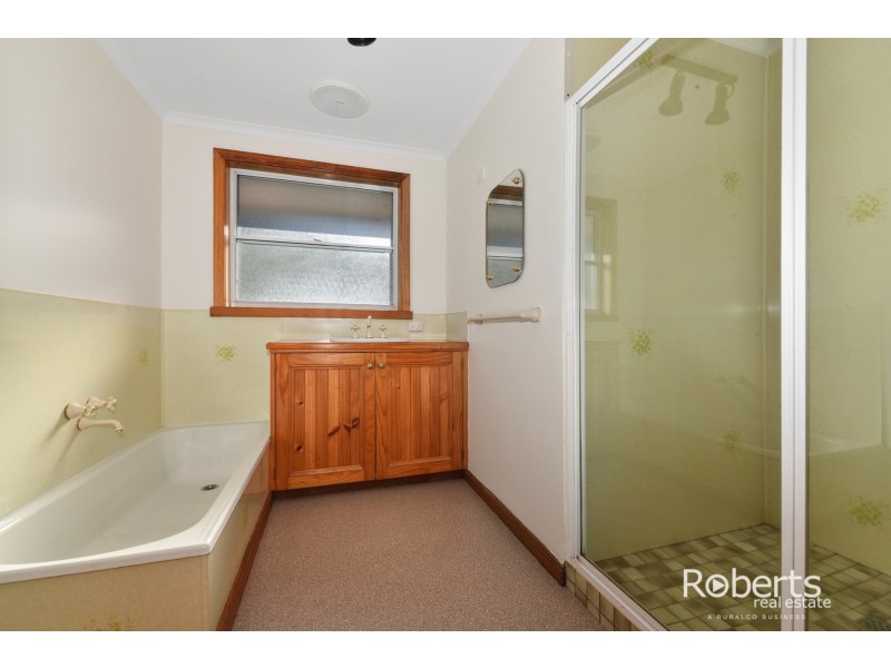 31 Parklands Parade, Newnham TAS 7248