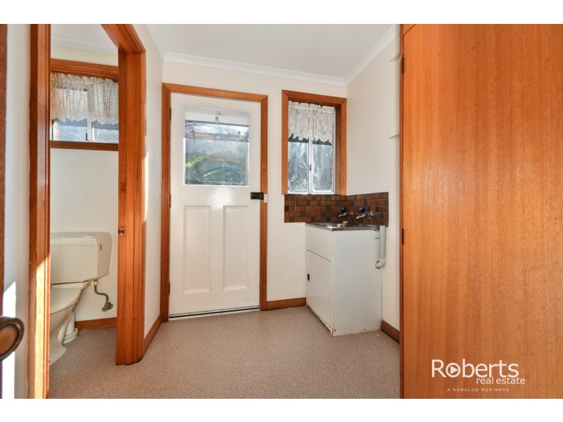 31 Parklands Parade, Newnham TAS 7248