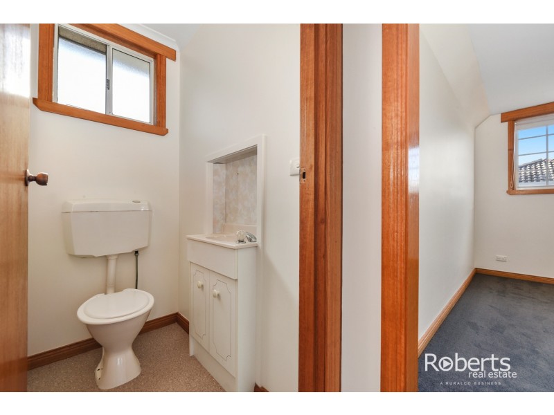 31 Parklands Parade, Newnham TAS 7248