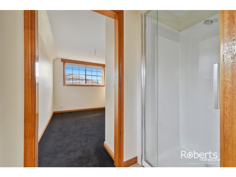 31 Parklands Parade, Newnham TAS 7248