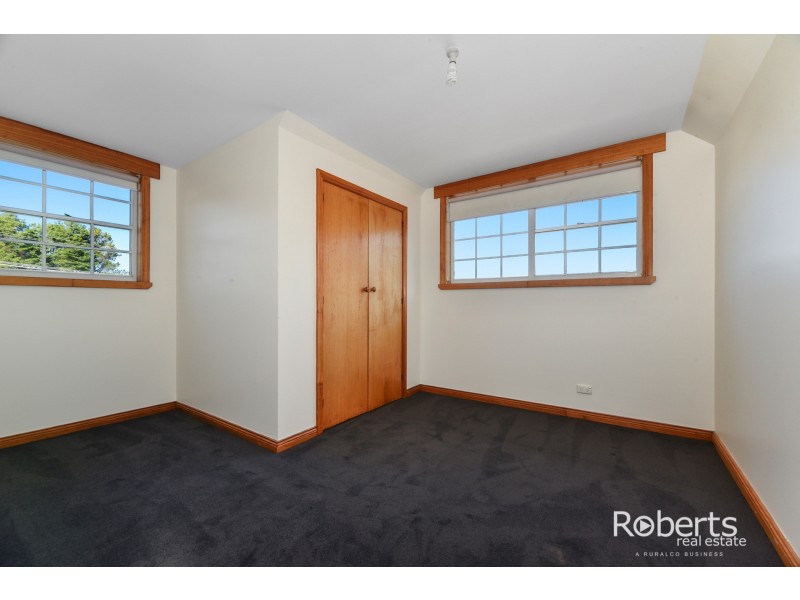 31 Parklands Parade, Newnham TAS 7248