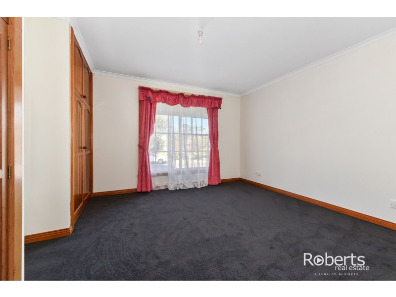 31 Parklands Parade, Newnham TAS 7248