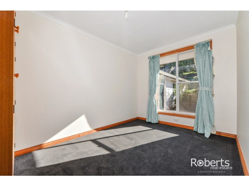 31 Parklands Parade, Newnham TAS 7248