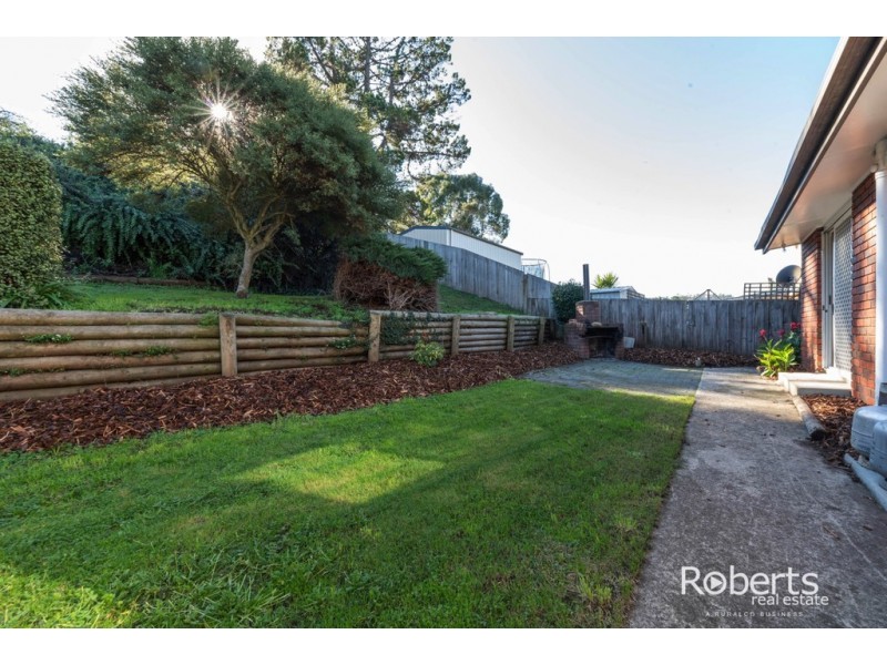 31 Parklands Parade, Newnham TAS 7248