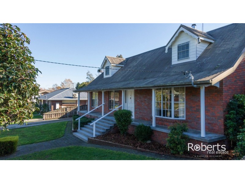 31 Parklands Parade, Newnham TAS 7248