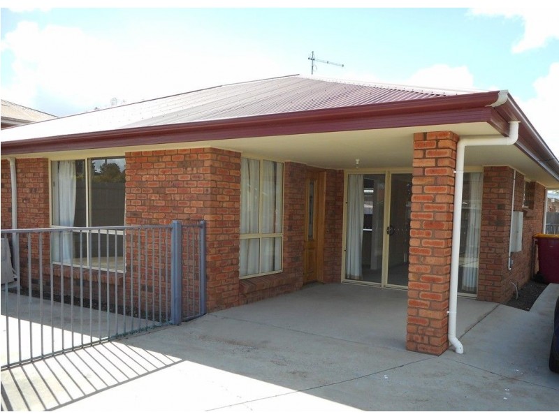 1/81 Tompsons Lane, Newnham TAS 7248