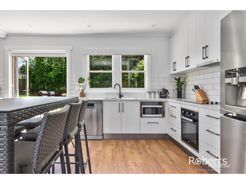 11 Connaught Place, West Launceston TAS 7250