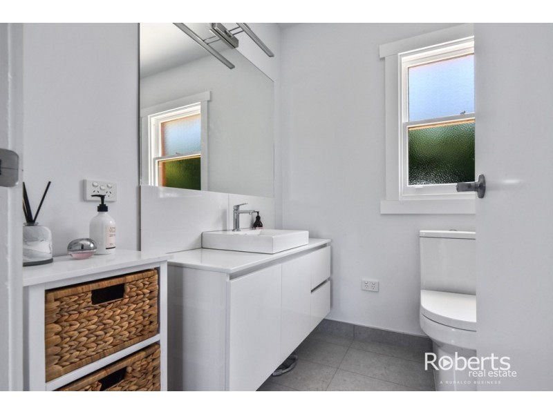11 Connaught Place, West Launceston TAS 7250