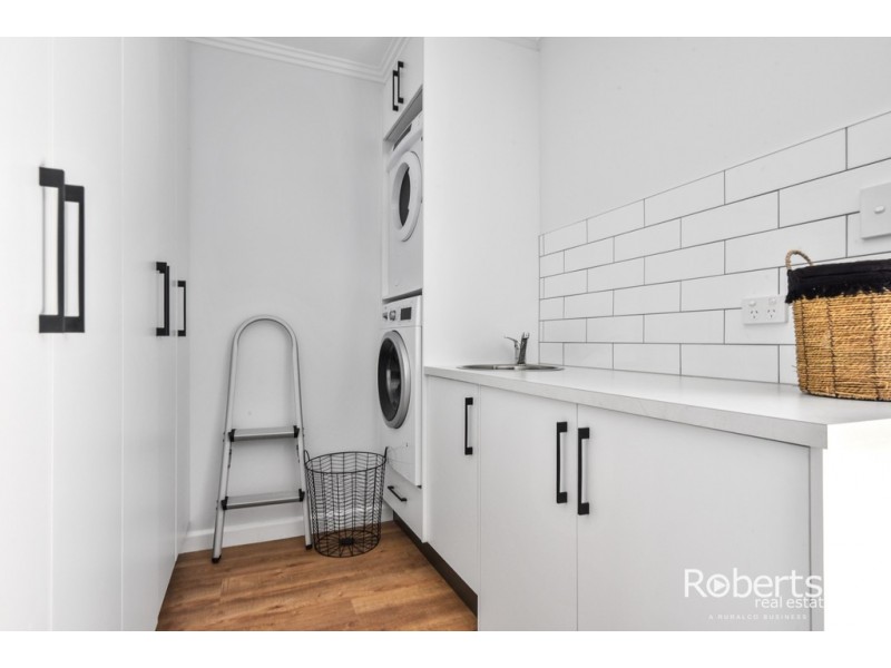 11 Connaught Place, West Launceston TAS 7250