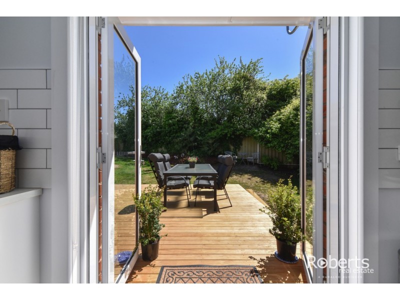 11 Connaught Place, West Launceston TAS 7250