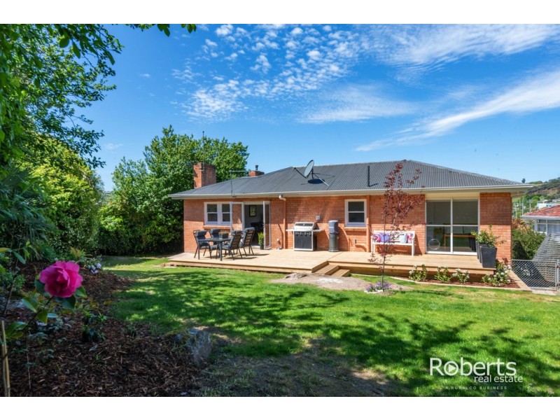 11 Connaught Place, West Launceston TAS 7250