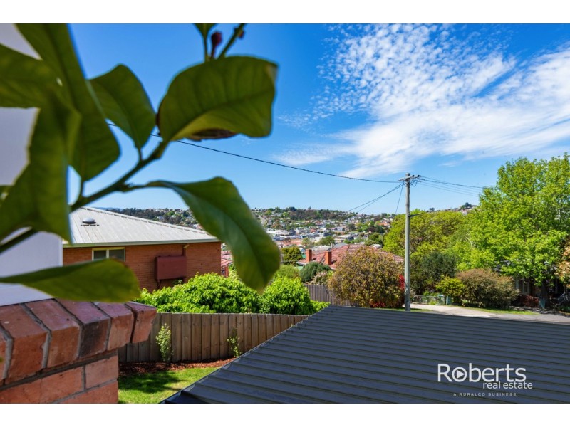 11 Connaught Place, West Launceston TAS 7250