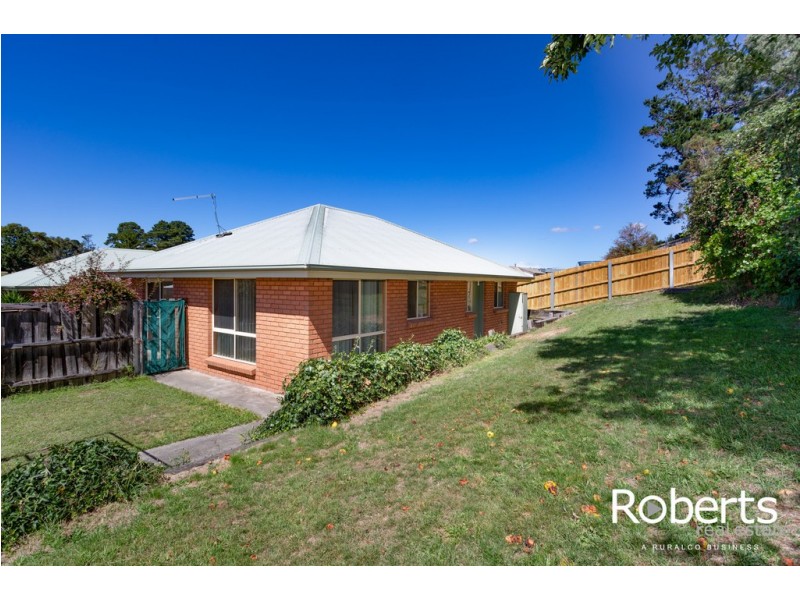 2/39 Parklands Parade, Newnham TAS 7248