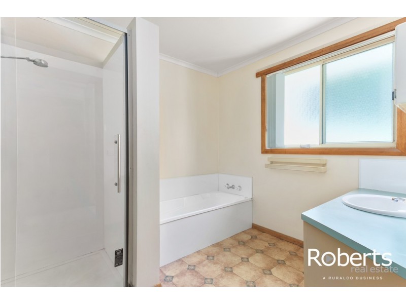 2/39 Parklands Parade, Newnham TAS 7248
