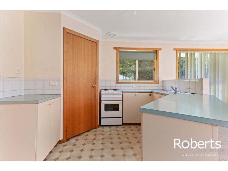 2/39 Parklands Parade, Newnham TAS 7248