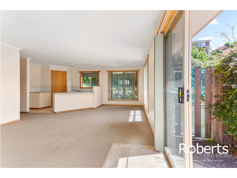 2/39 Parklands Parade, Newnham TAS 7248