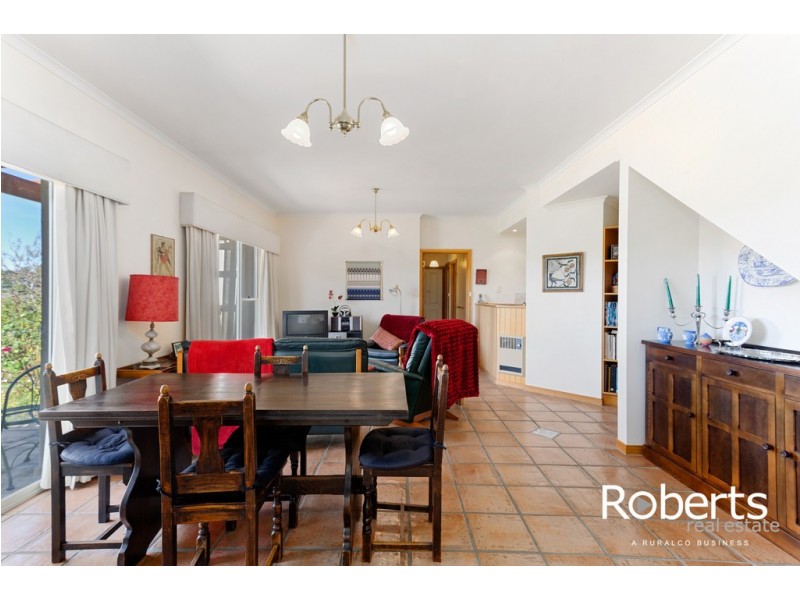 16 Spring Grove, Youngtown TAS 7249