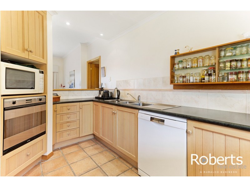 16 Spring Grove, Youngtown TAS 7249