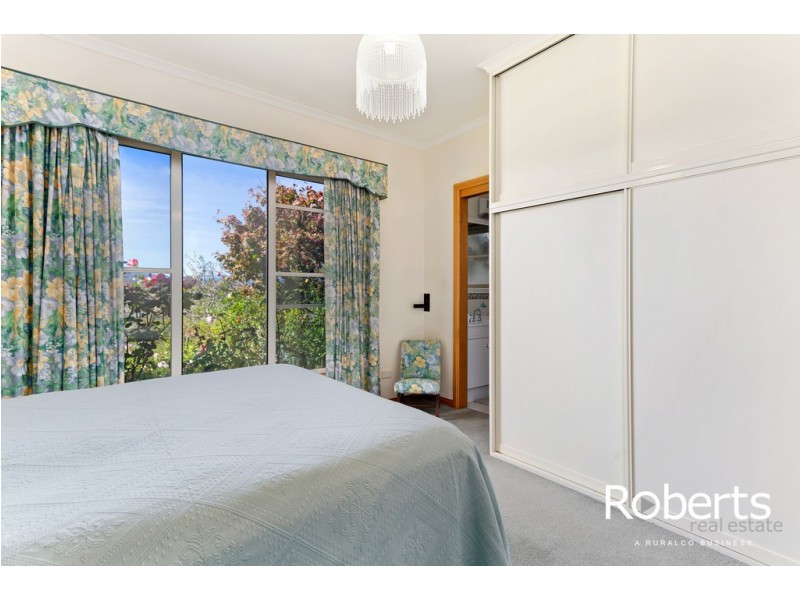 16 Spring Grove, Youngtown TAS 7249