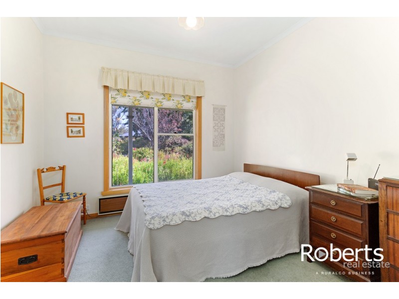 16 Spring Grove, Youngtown TAS 7249