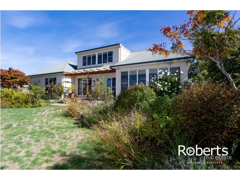 16 Spring Grove, Youngtown TAS 7249