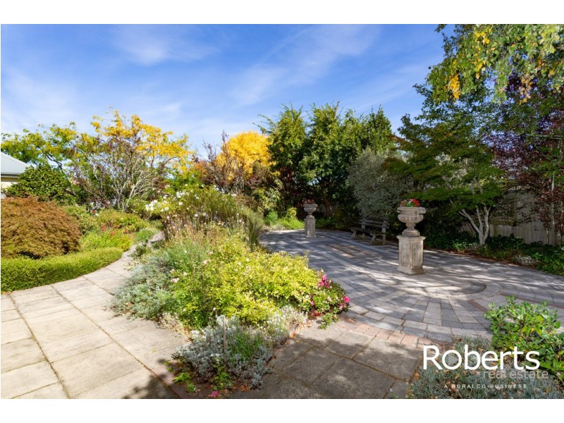 16 Spring Grove, Youngtown TAS 7249