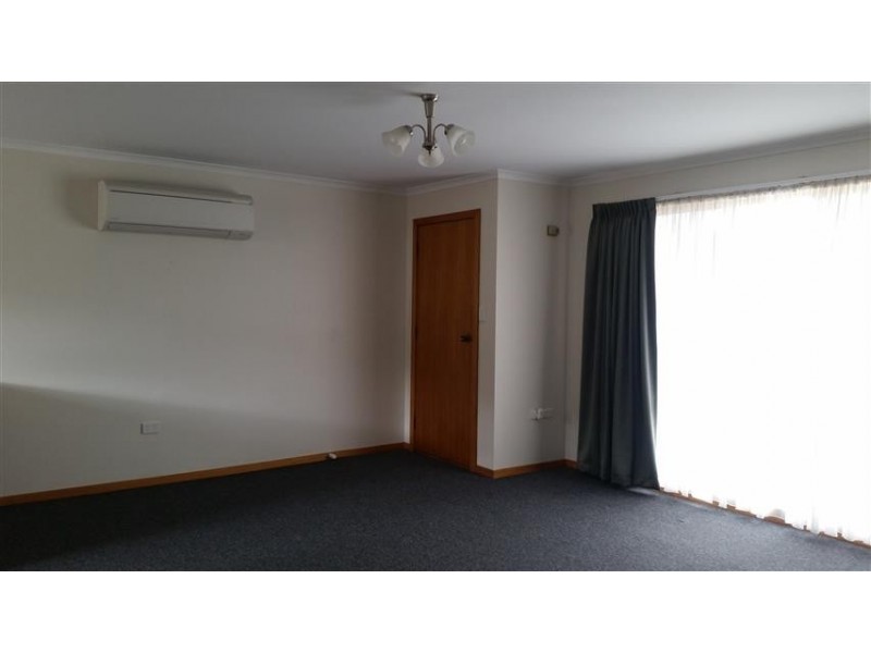 1/6 Bill Grove, Mowbray TAS 7248
