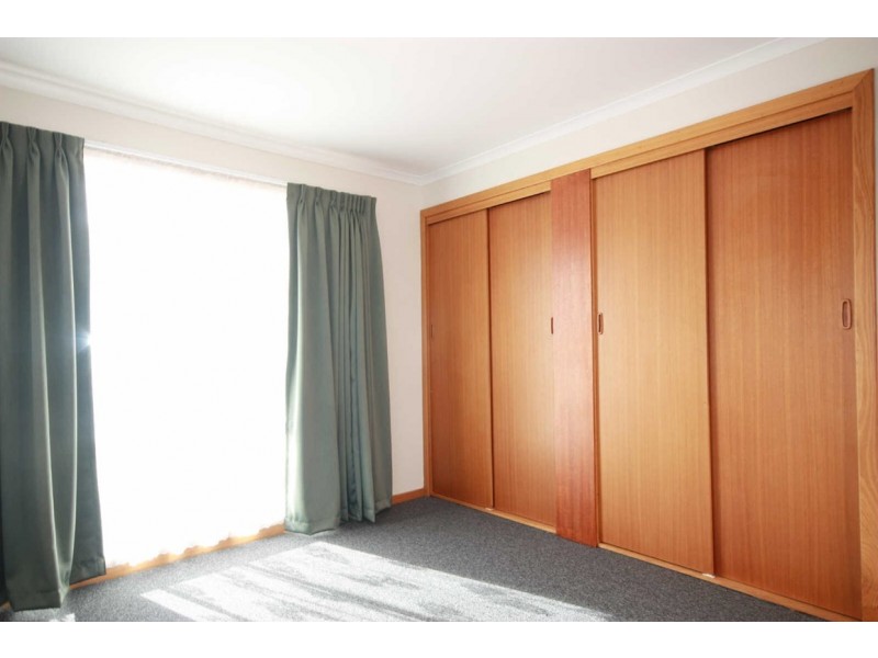 1/6 Bill Grove, Mowbray TAS 7248