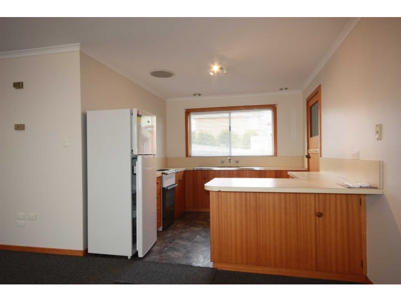 1/6 Bill Grove, Mowbray TAS 7248