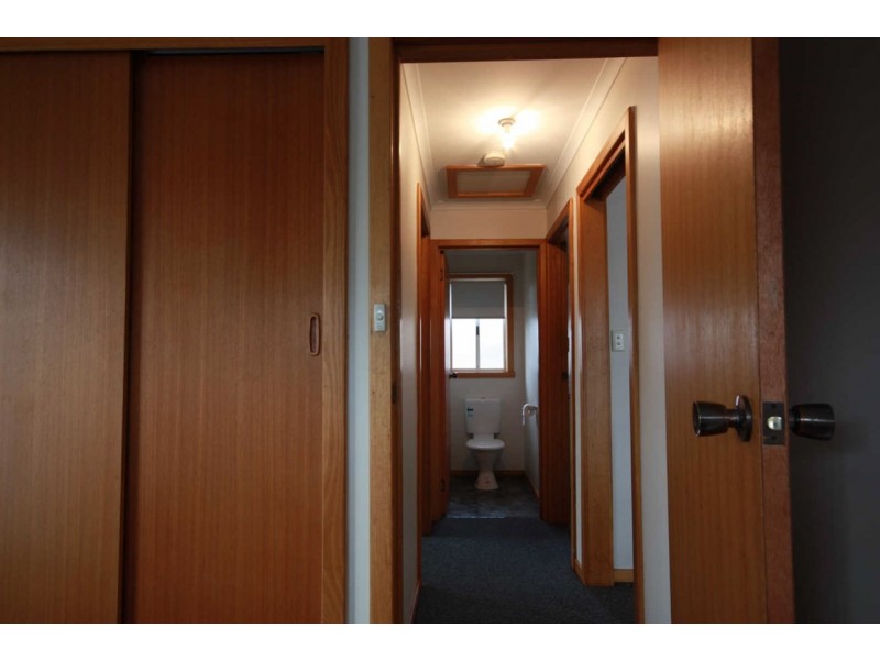 1/6 Bill Grove, Mowbray TAS 7248
