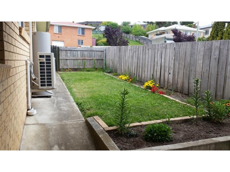 1/6 Bill Grove, Mowbray TAS 7248