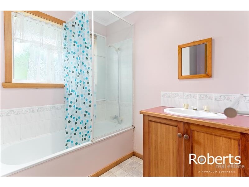 2/30B Notley Street, Newnham TAS 7248