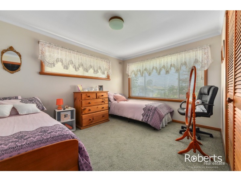 4 Rondora Crt, Newnham TAS 7248