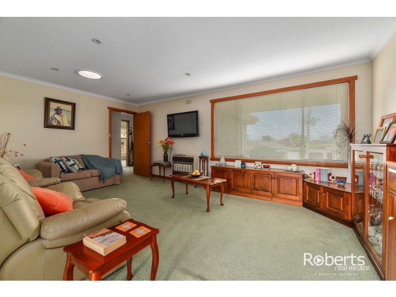 4 Rondora Crt, Newnham TAS 7248