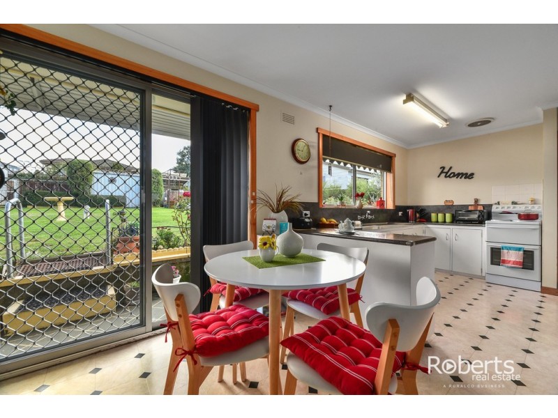 4 Rondora Crt, Newnham TAS 7248