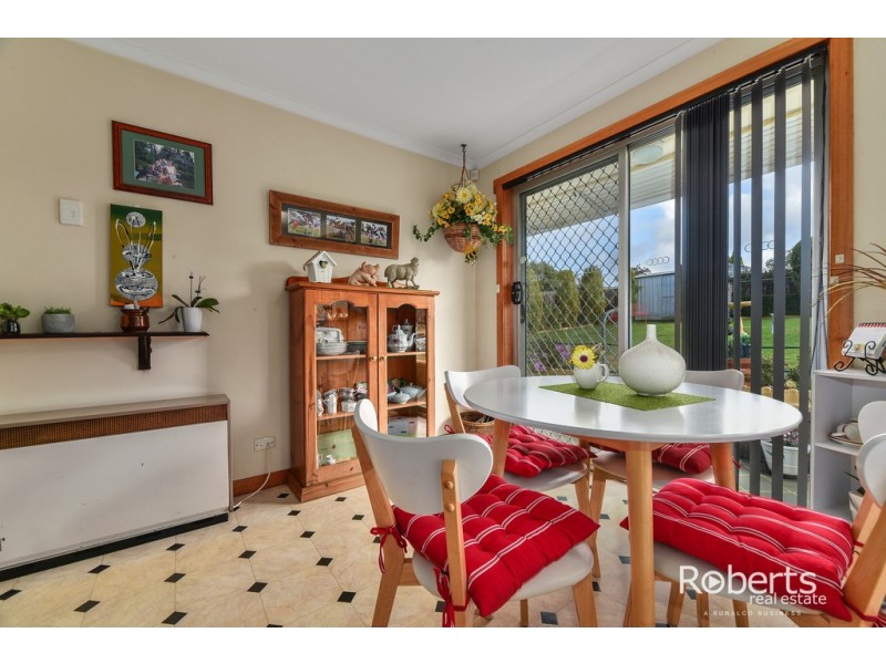 4 Rondora Crt, Newnham TAS 7248