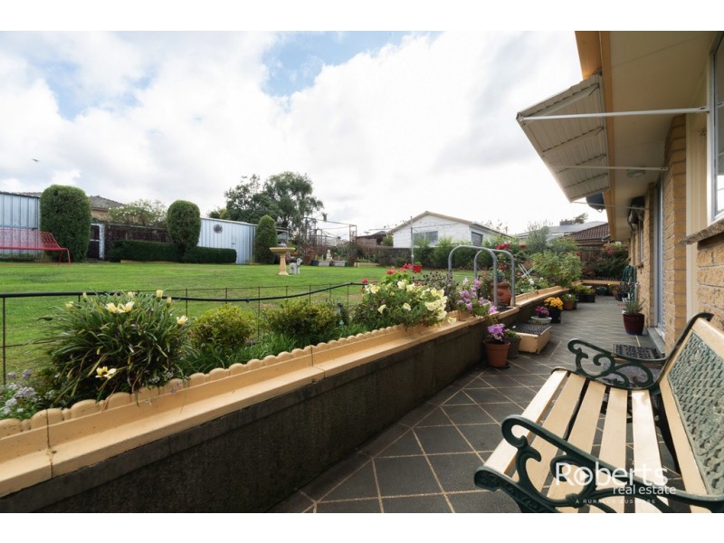 4 Rondora Crt, Newnham TAS 7248