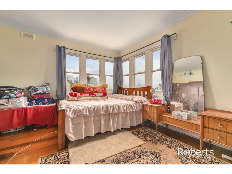 8 Sayer Street, Newnham TAS 7248