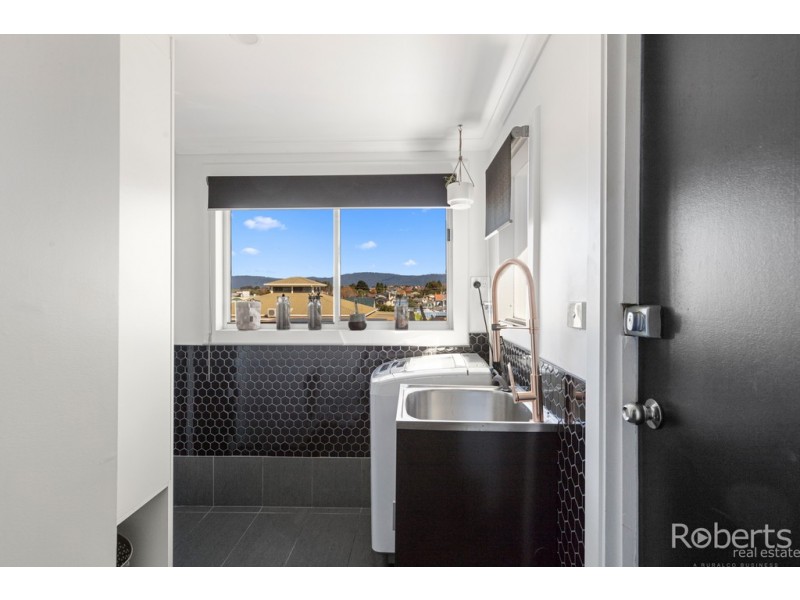 7 Charles Street, Scottsdale TAS 7260