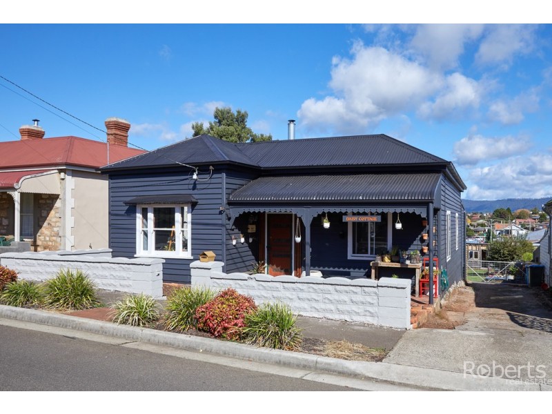7 Charles Street, Scottsdale TAS 7260