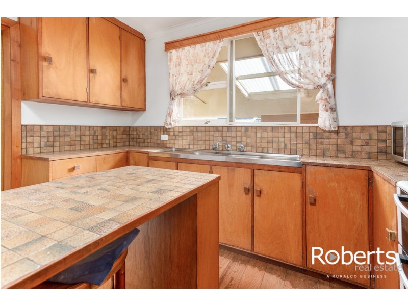 21 Karpaty Avenue, Newnham TAS 7248