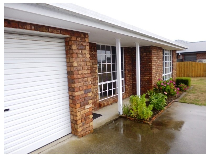 2/201 Alanvale Road, Newnham TAS 7248